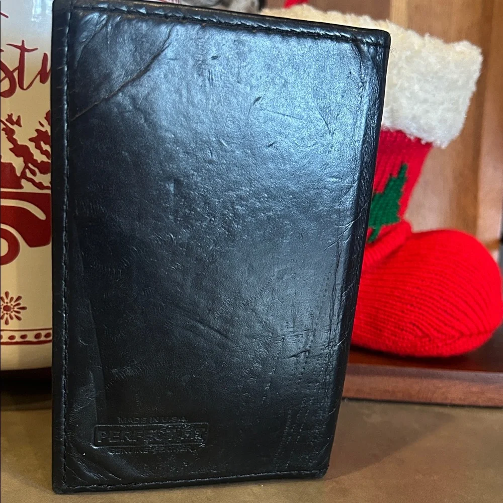 Perfect Fit Made in USA Black LEATHER Wallet with ID Window